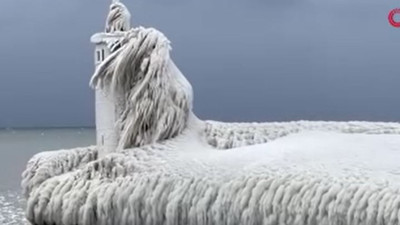 İskele ve fener donup buz tuttu. Film sahnesi değil gerçek