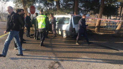 Otomobil ağaca çarparak durabildi: 1 ölü (30 Aralık 2022)