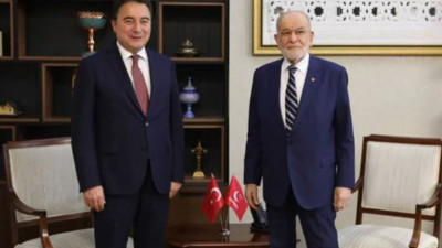 Babacan'dan Karamollaoğlu'na geçmiş olsun ziyareti
