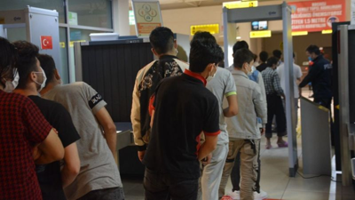 Kocaeli'de 22 düzensiz göçmen sınır dışı edildi