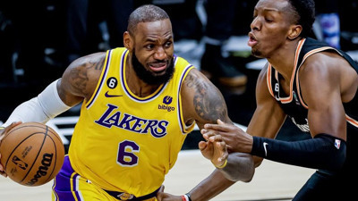 LeBron James 38. yaş gününde NBA tarihine geçti: Yok artık