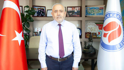 Hakkari Üniversitesi’ndeki skandallara bir yenisi daha eklendi. Rektör 2015’te oğlunu araştırma görevli atamıştı