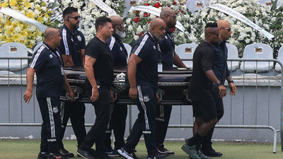 Pele'nin cenaze töreninden flaş fotoğraflar. Tabutunu böyle taşıdılar