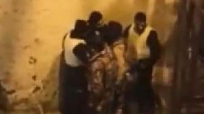 Namaza giden gence polis tokat atan 2 polis açığa alındı