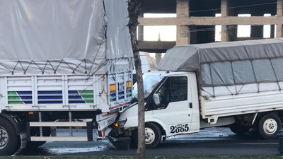 Zincirleme kazada 4 araç birbirine girdi