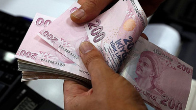 AKP'li Şamil Tayyar memur ve emeklilere ek zam gelebileceğini açıkladı