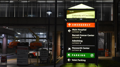 Kalbi duran futbolcu için hastane önünde bekliyorlar