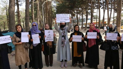 İngiliz üniversiteleri Afgan kadınlara ücretsiz kurs sunacak