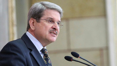 İYİ Partili Aytun Çıray’dan gündemi sarsacak sözler: Erdoğan Esad’ın önünde diz çökmeye gidiyor