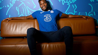 Chelsea'den defansa takviye