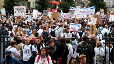 Fransa'da pratisyen hekimlerden protesto