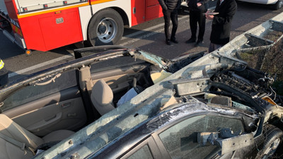 Otomobil bariyerlere ok gibi saplandı