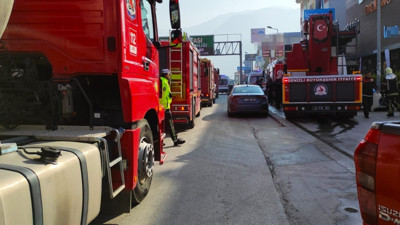 Mobilya dükkanında çıkan yangın büyümeden söndürüldü
