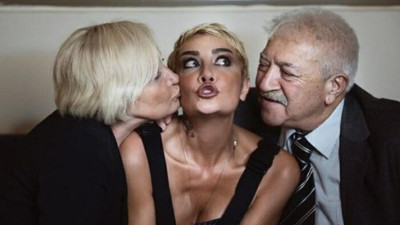 Şarkıcı Sıla'dan duygu yüklü paylaşım: Bize bir oda tuttum baba...