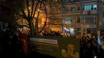 Yüzlerce kişi Sinan Ateş’in mezarı başında toplandı. Baba evinde mevlid okutuldu