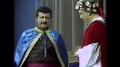 Geçinemeyen vatandaş, Metin Akpınar ve Zeki Alasya’nın o oyununu paylaşıyor: Bizim kral bugünlerde her şeye bozuluyor