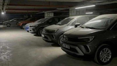 Çamlıca Camisi'nin otoparkı sıfır otomobil dolu