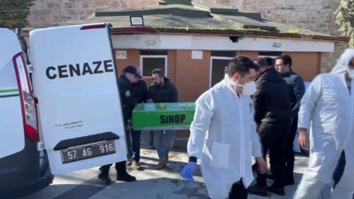 Kent meydanındaki tuvalette ölü bulundu