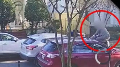 Hem arabayı hem bebeği çaldılar