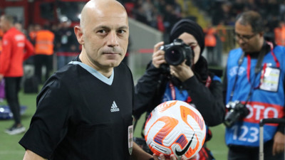 Cüneyt Çakır hakemleri eleştirdi: Yeni bir Erman Toroğlu mu doğuyor