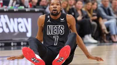 Kevin Durant sakatlandı: Kritik maçları kaçıracak
