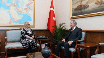 Bakan Akar, Dakar Büyükelçiliğine atanan Sağman’ı kabul etti