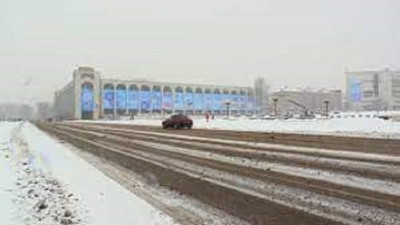 Kırgızistan'ın başkenti soğuk hava ve kara teslim oldu