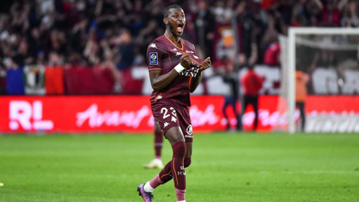 Beşiktaş'tan stoper hamlesi. Görüşmeler başlandı