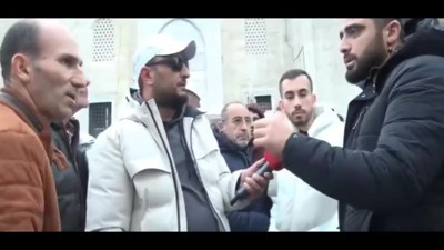 Bir türlü bitmediniz. Hem halka cahil dedi, hem de Atatürk'ü hedef aldı