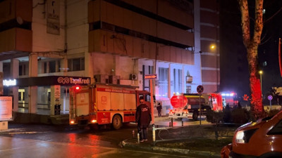 7 katlı otoparkta yangın. Araçlar küle döndü