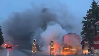 Su tankeri alev alev yandı