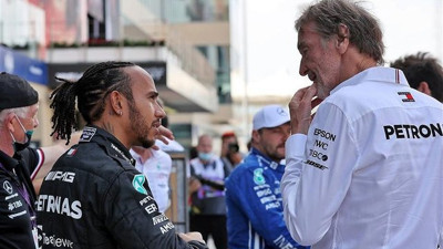 Formula 1'in efsane pilotu Hamilton'dan Manchester United hamlesi