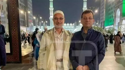İmamoğlu'ndan ilk fotoğraf geldi. Annesi ve babası ile birlikte Umre'ye gitmişti