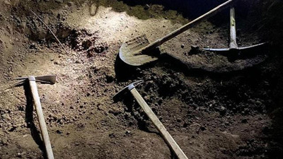 Kaçak kazı yaparken yakalandılar