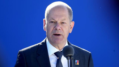 Almanya Başbakanı Scholz, Savunma Bakanının istifasını kabul etti
