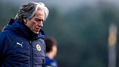 Jesus'u aldı bir düşünce. Dikkat çekti