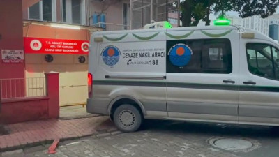 Otobüs tıra çarptı: 3 ölü, 23 yaralı