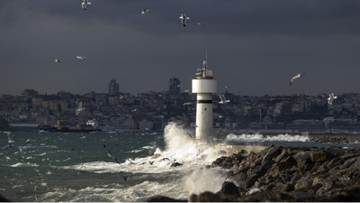 Lodos nedeniyle bazı vapur seferleri iptal edildi