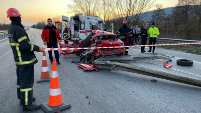 Tır ortalığı savaş alanına çevirdi:1 ölü