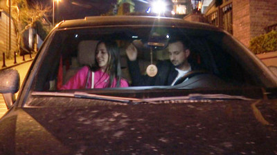 Zehra Çilingiroğlu yeni yaşını önce annesiyle sonra sevgilisiyle kutladı