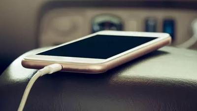 Telefonu şarj edeyim derken bataryayı öldürmeyin. İşte telefonu şarj ederken yapılan yanlışlar