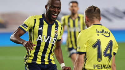 Valencia'nın dev teklifi reddettiği ortaya çıktı: Fenrbahçe'de kalıyor