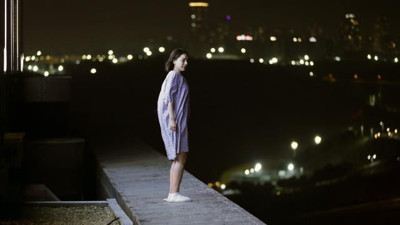 Sera Kutlubey, rol gereği çıktığı metrelerce yükseklikte dublör kullanmadı