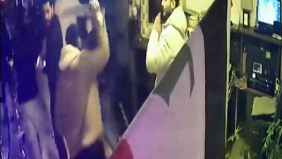 Yabancı uyruklular palalarla mekan bastı. ''Bize kimse karışmaz'' diye naralar attılar