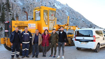 Antalya'da kar nedeniyle yolda mahsur kalan 4 kişi kurtarıldı