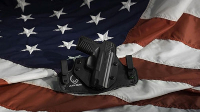 Silah satışını yasaklayan yeni yasa askıya alındı