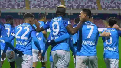 Salernitana'yı yenen Napoli lider bitirdi