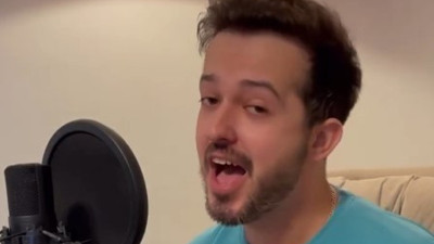 Herkesin dilindeki o şarkıyı İngilizce söyledi izlenme rekoru kırdı.