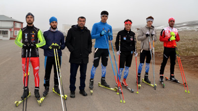 Kar yağmayınca kayakçılar antrenmanı bakın nerede yaptı