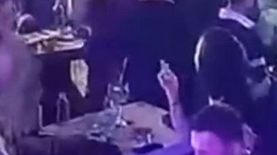 Belediye başkanına saldırıya uğradı. O anlar kameralara yansıdı